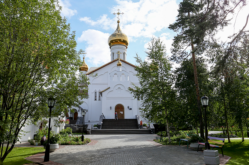 Храмовый комплекс Патриаршего подворья Пюхтицкого Свято-Успенского ставропигиального женского монастыря